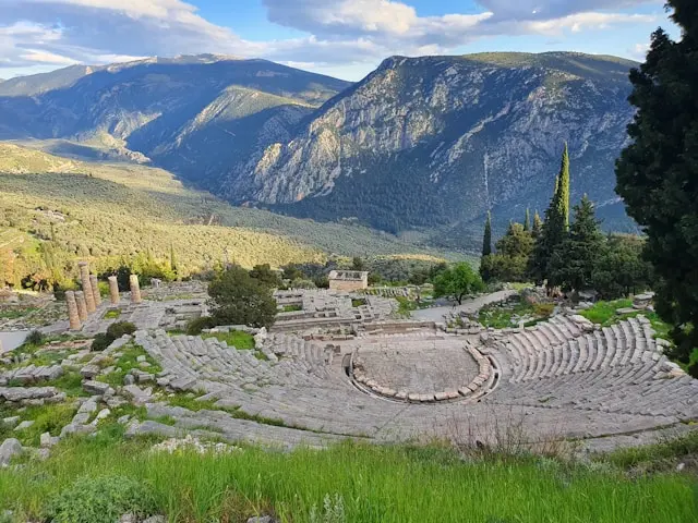 Day 13: Delphi, Thermopylae, Kalambaka