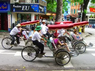 Rickshaw bike tour & dinner