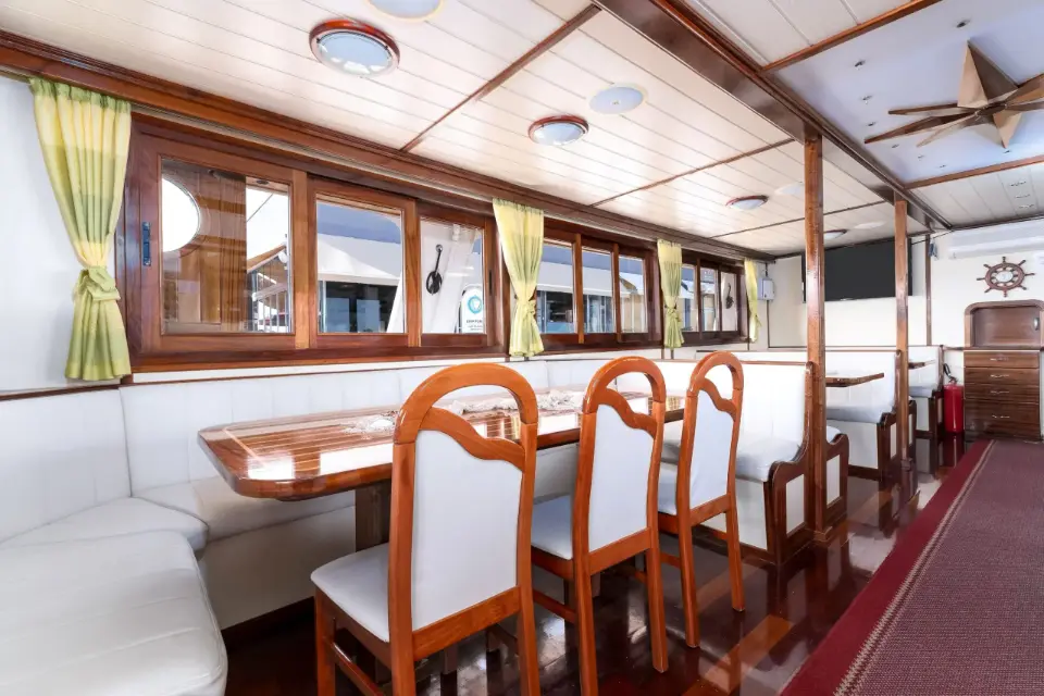 Sail Dubrovnik to Split / Premier Boat