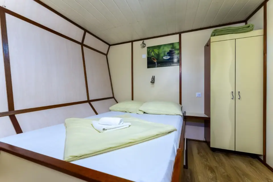 Sail Dubrovnik to Split / Premier Boat