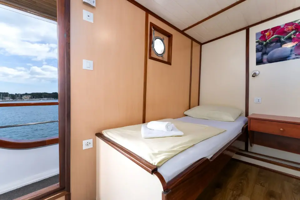 Sail Dubrovnik to Split / Premier Boat