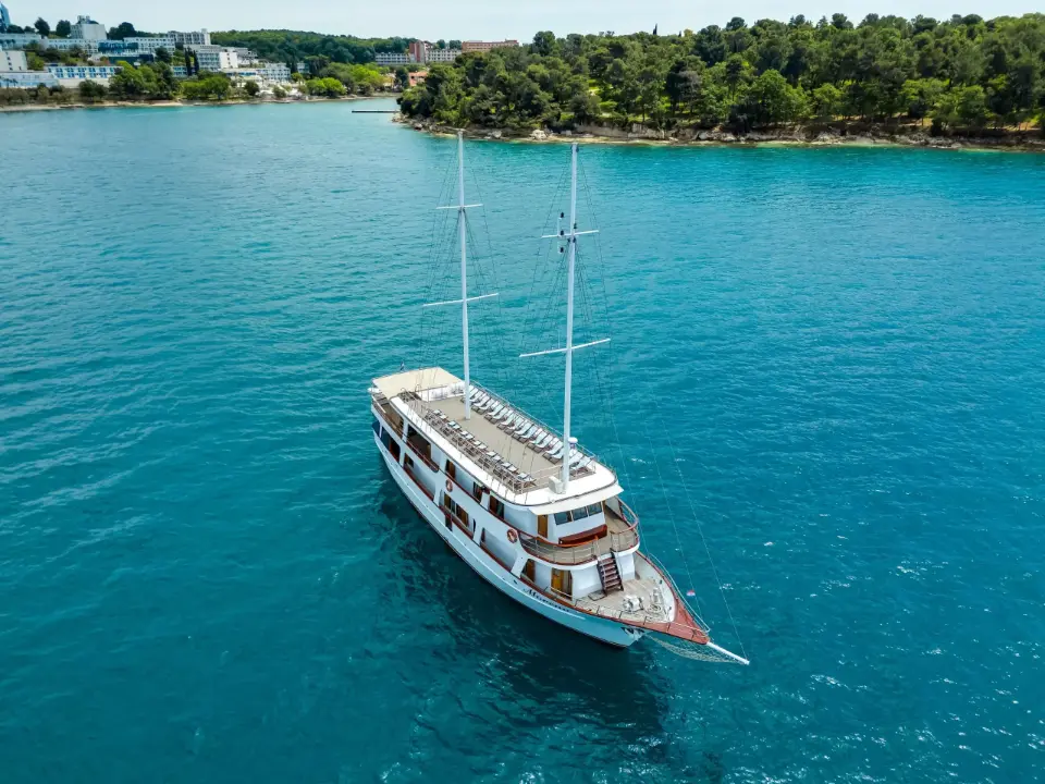 Sail Split to Dubrovnik / Premier Boat