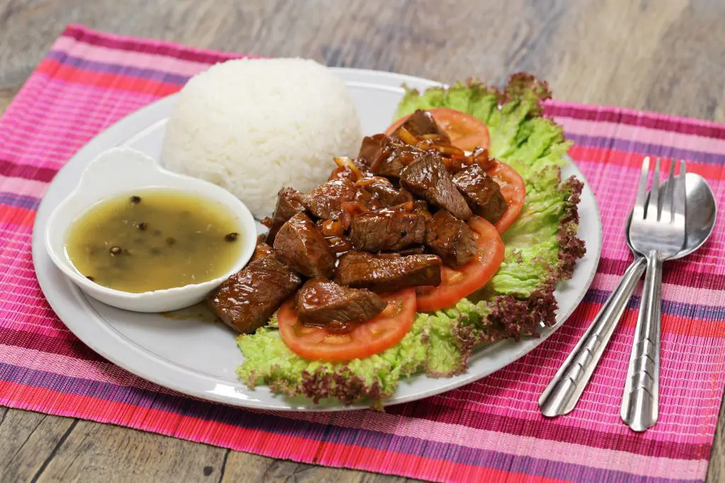 taste beef lok lak in cambodia